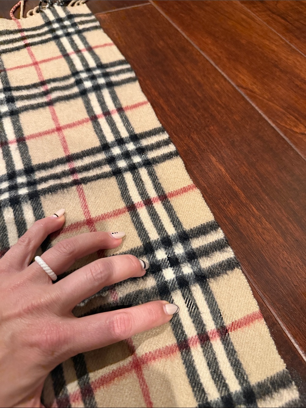 Burberry Beige Black and Red Signature Check cashmere scarf - Picture 4 of 6